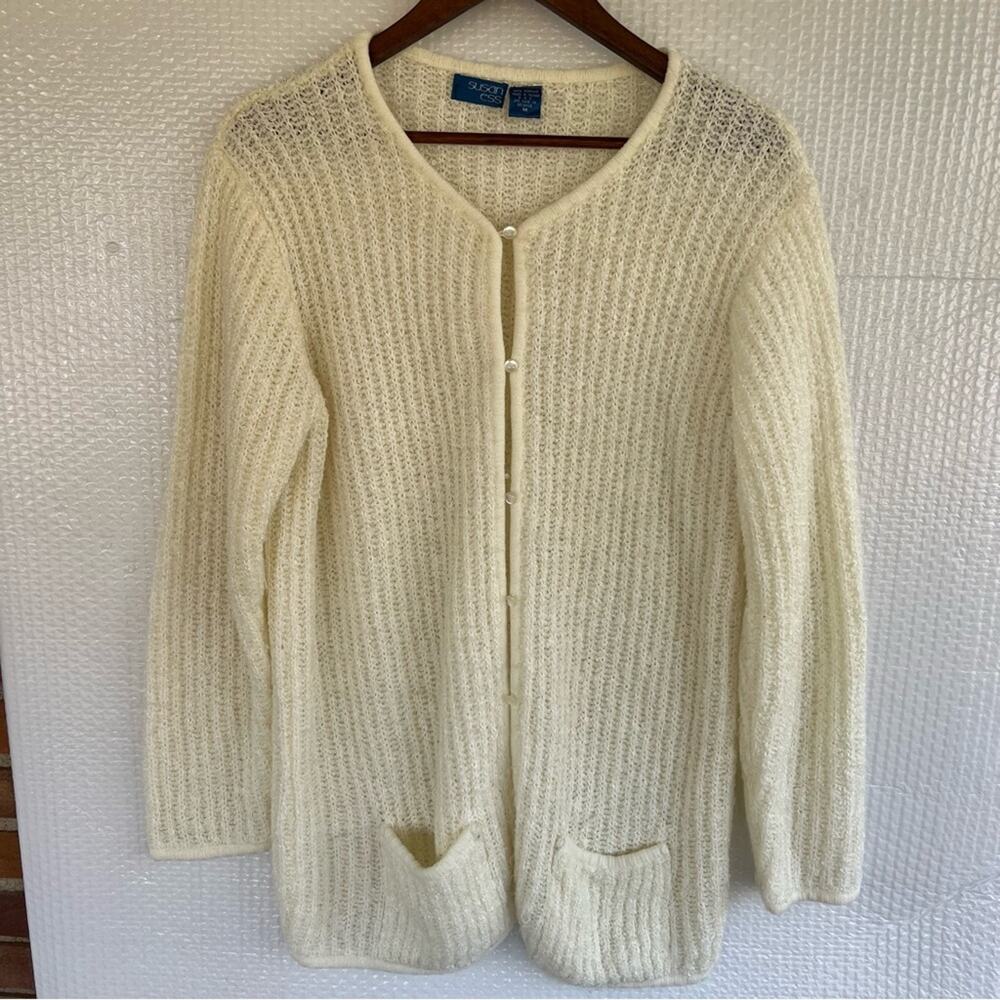 Tunic length button down cardigan.  Pearl buttons. front pockets szM Susan Ess